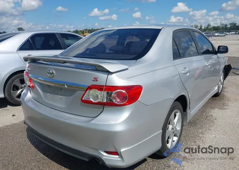 2011 Toyota Corolla S z USA, uszkodzony, nr VIN 2T1BU4EE8BC733592